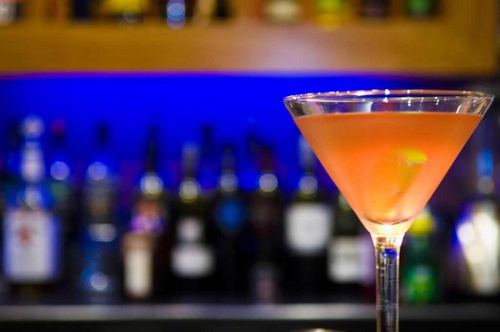 Zagame'S House Hotel Melbourne Luaran gambar A cosmopolitan cocktail