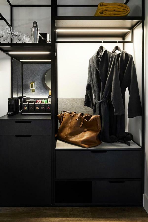 Zagame'S House Hotel Melbourne Luaran gambar A bathroom in a hotel room