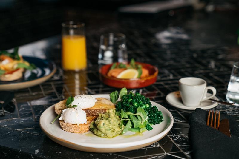 Zagame'S House Hotel Melbourne Luaran gambar Avocado and poached egg on toast